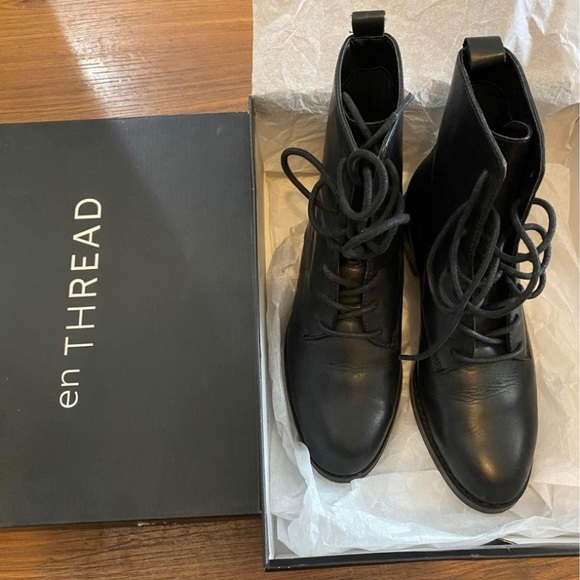 En thread boots - Picture 1 of 3